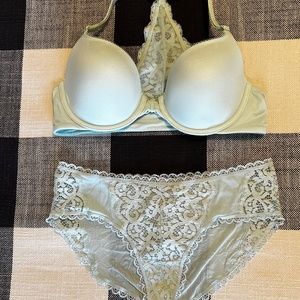VS Body By Victoria Front-Close Lightly Lined Demi Bra & Panty Set